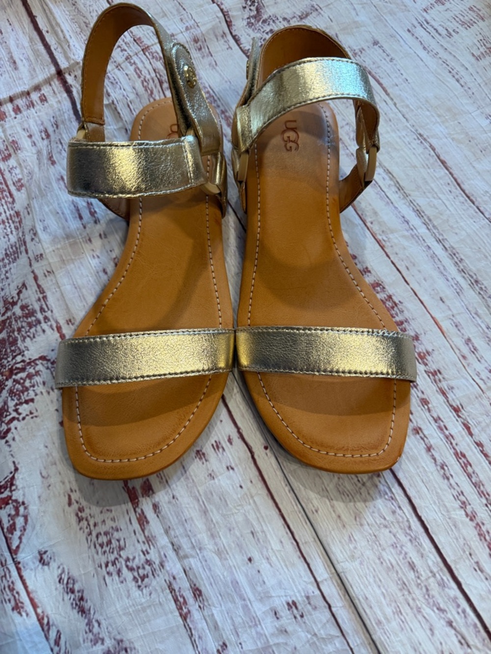NIB  UGG RYNELL size 9